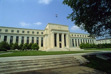 美联储维持利率不变经济已朝着目标取得进展（声明全文）